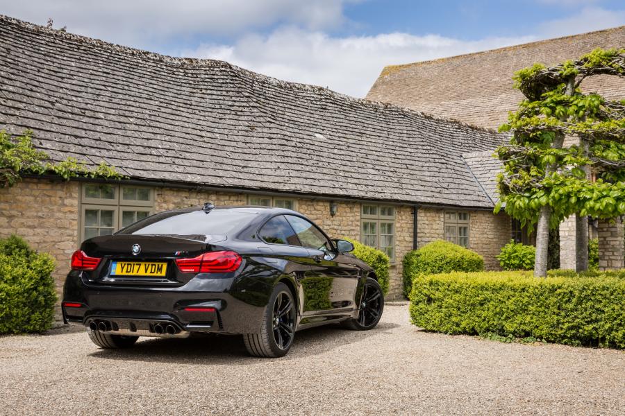  BMW M4 Coupe (F82) 2017 года  (UK) (фото 8 из 26)